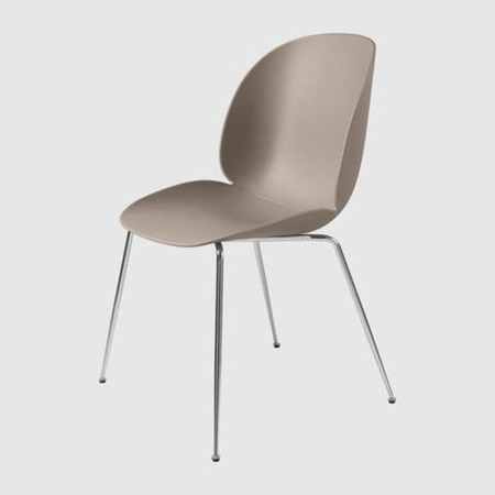 Gubi Stuhl 'Beetle Dining' mit Metallfüssen Chrom, Neubeige, Plastikgleiter