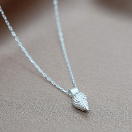 Yoshiki Necklace Tulip Shell von 'Yoshiki' Goldplattiertes Sterlingsilber