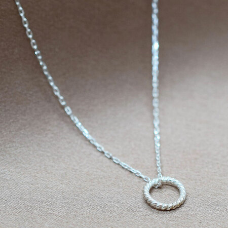Halskette Necklace Tiny Twist Ring