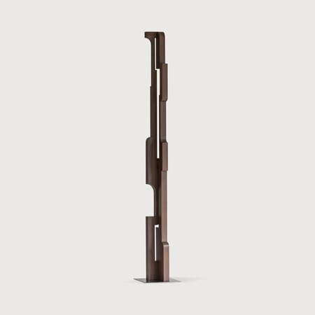 Ethnicraft Sculpture Zuil von Modern Shapes Editions Mahogany brown lacquered