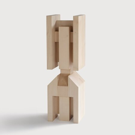 Ethnicraft Sculpture False Idol #6 von Modern Shapes Editions H: 30 cm, Sycamore lacquered