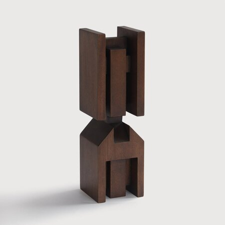 Ethnicraft Sculpture False Idol #6 von Modern Shapes Editions H: 30 cm, Sycamore lacquered