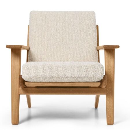 Carl Hansen & Søn CH290 Lounge Chair von Carl Hansen & Son Bute Storr 1501 Eierschale