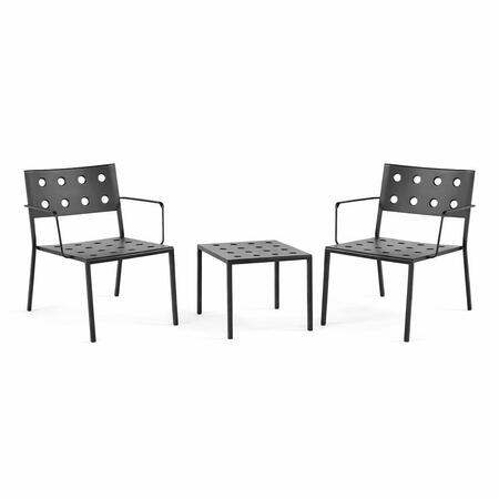 Balcony im Lounge Set mit Lounge Chairs und Beistelltisch von Hay