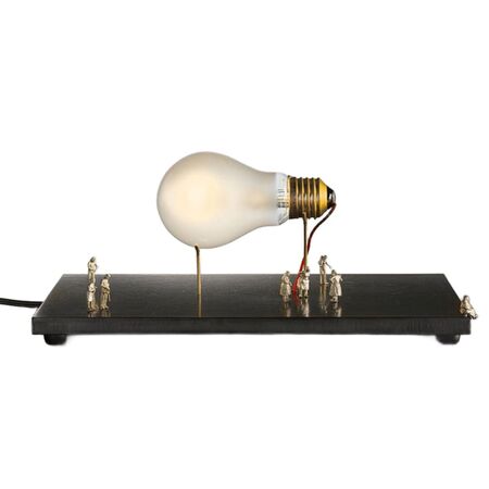 Ingo Maurer Tischleuchte I Ricchi Poveri - Monument for a Bulb von Ingo maurer Messing 