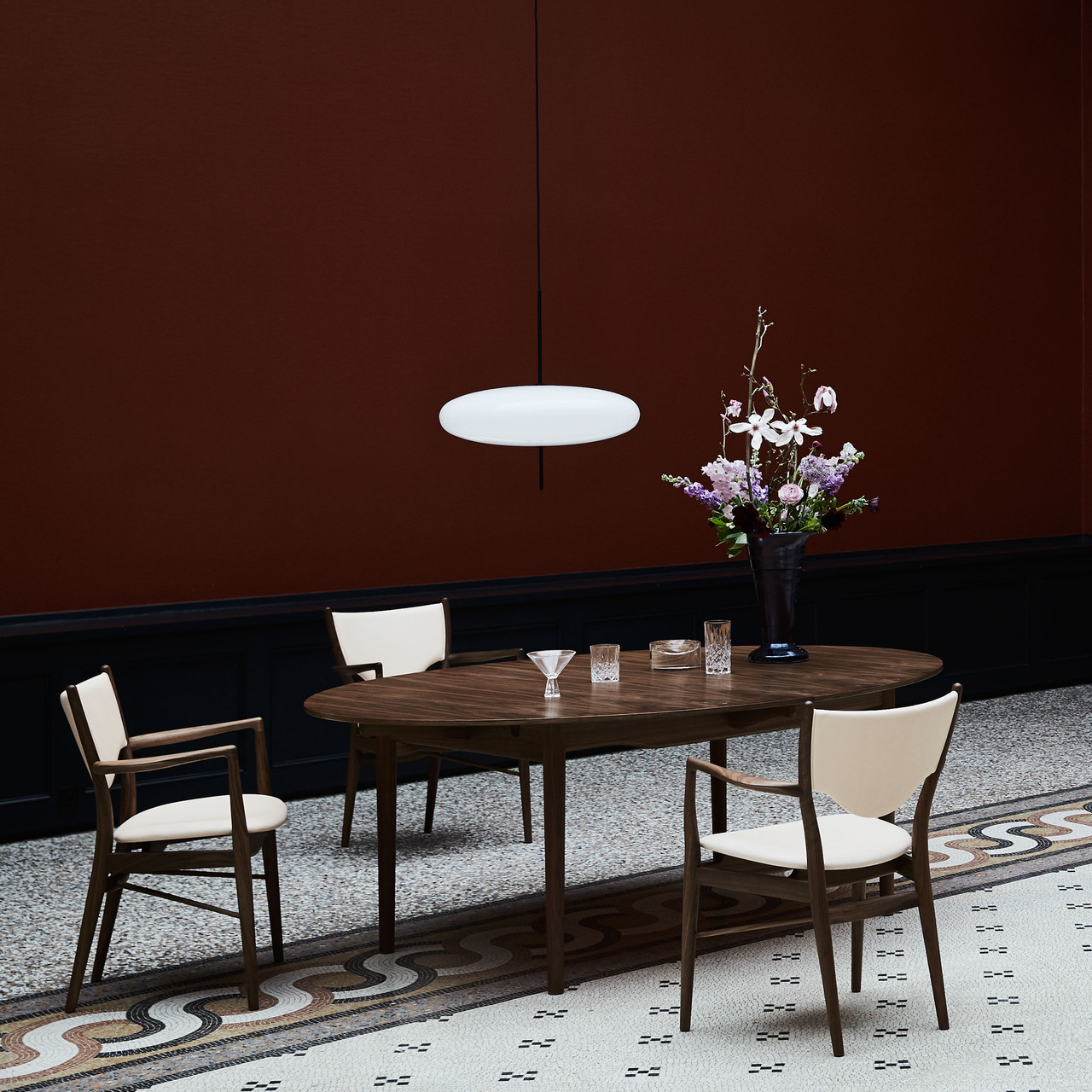 'Silver Table' von Finn Juhl