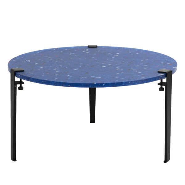 Couchtisch aus recyceltem Kunststoff
