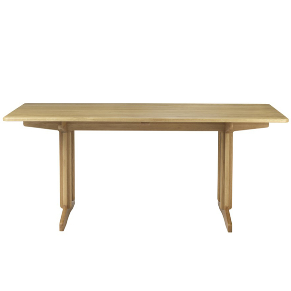 Robuste et esthétique : Table de salle à manger C64 Shaker en bois massif