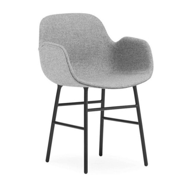 Fauteuil avec accoudoirs, entièrement rembourré