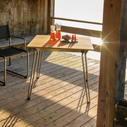Quadratischer Gartentisch Slope